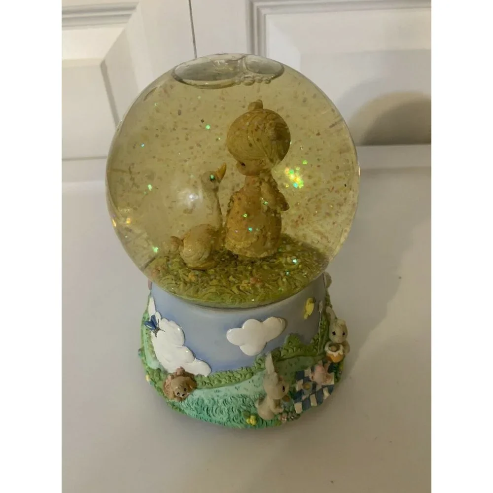 Enesco  Musical  Snowglobe  “In the Garden” ‎ 2003  precious  moments